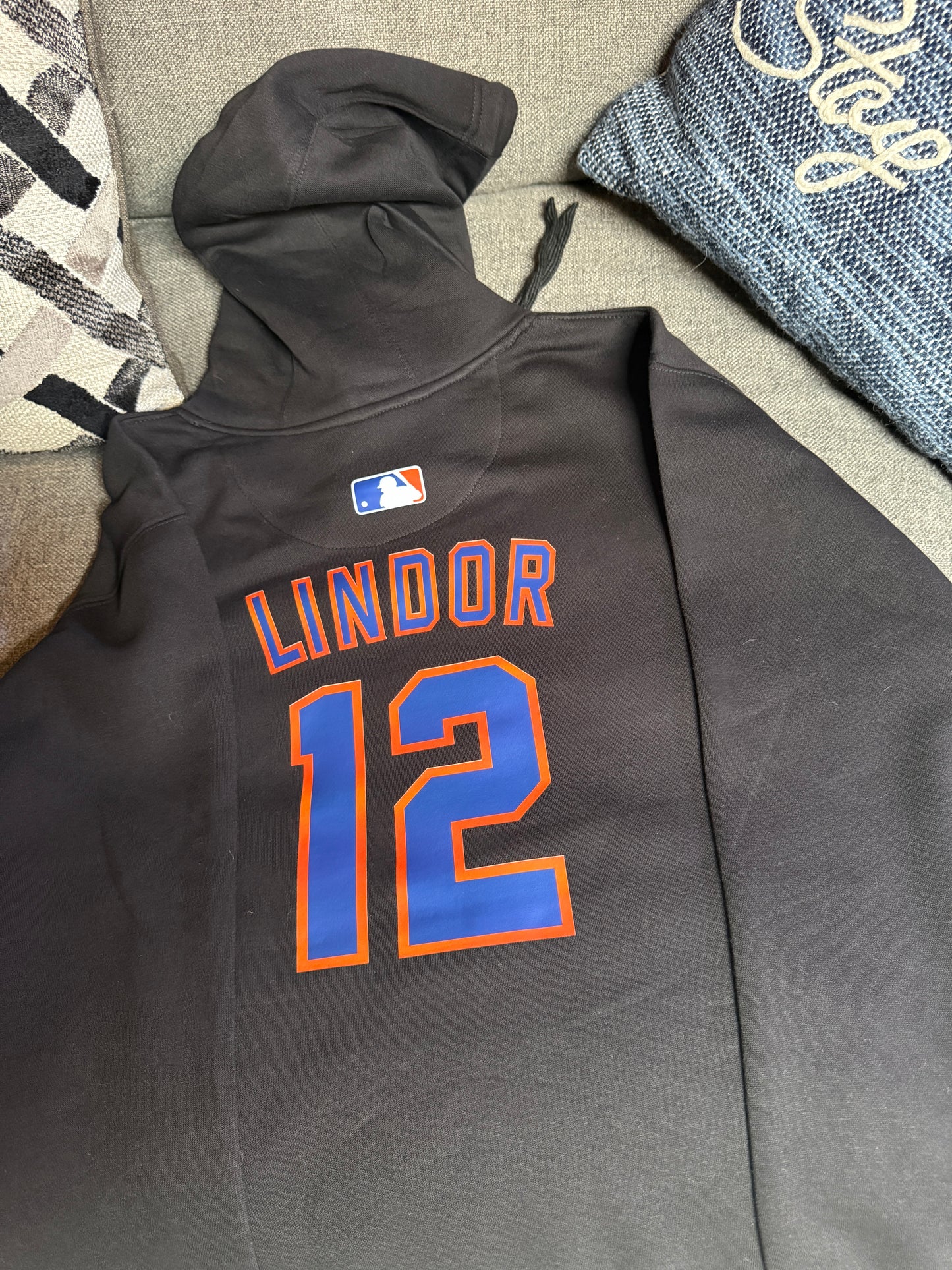 Mets customize hoodies